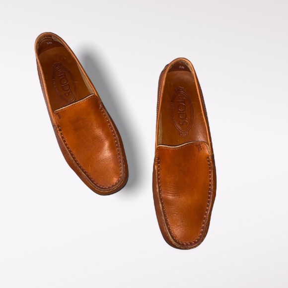 TOD’s Cognac Leather Slip On Loafers - Picture 1 of 16